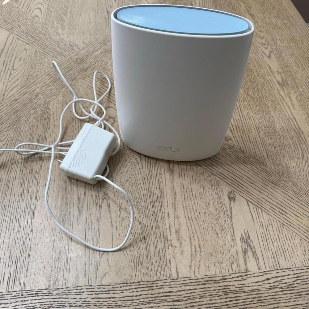 NETGEAR Orbi Router RBR50 with Power Cord